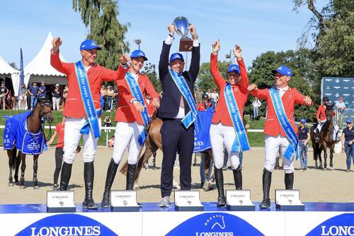 Team Switzerland take the victory at Avenches for the Longines EEF Series Final. L to R: Alain Jufer, Gaëtan Joliat, Chef d’equipe Peter van der Waaij, Barbara Schnieper, Anthony Bourquard © EEF