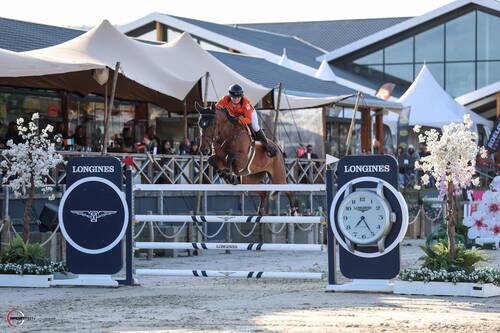 Mel Thijssen and Juice flying to victory with a double clear at the Longines EEF Series