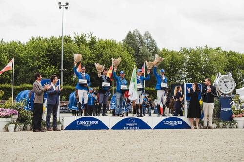 Team Italy celebrate atop of the podium at the Longines EEF Series CSIO3* Deauville on Friday 5 June 2026. L to R: Filippo Tabarini, Federico Ciriesi, Matilde Giorgia Bianchi & Filippo Bassan © EEF/ Hippo Foto - Dirk Caremans